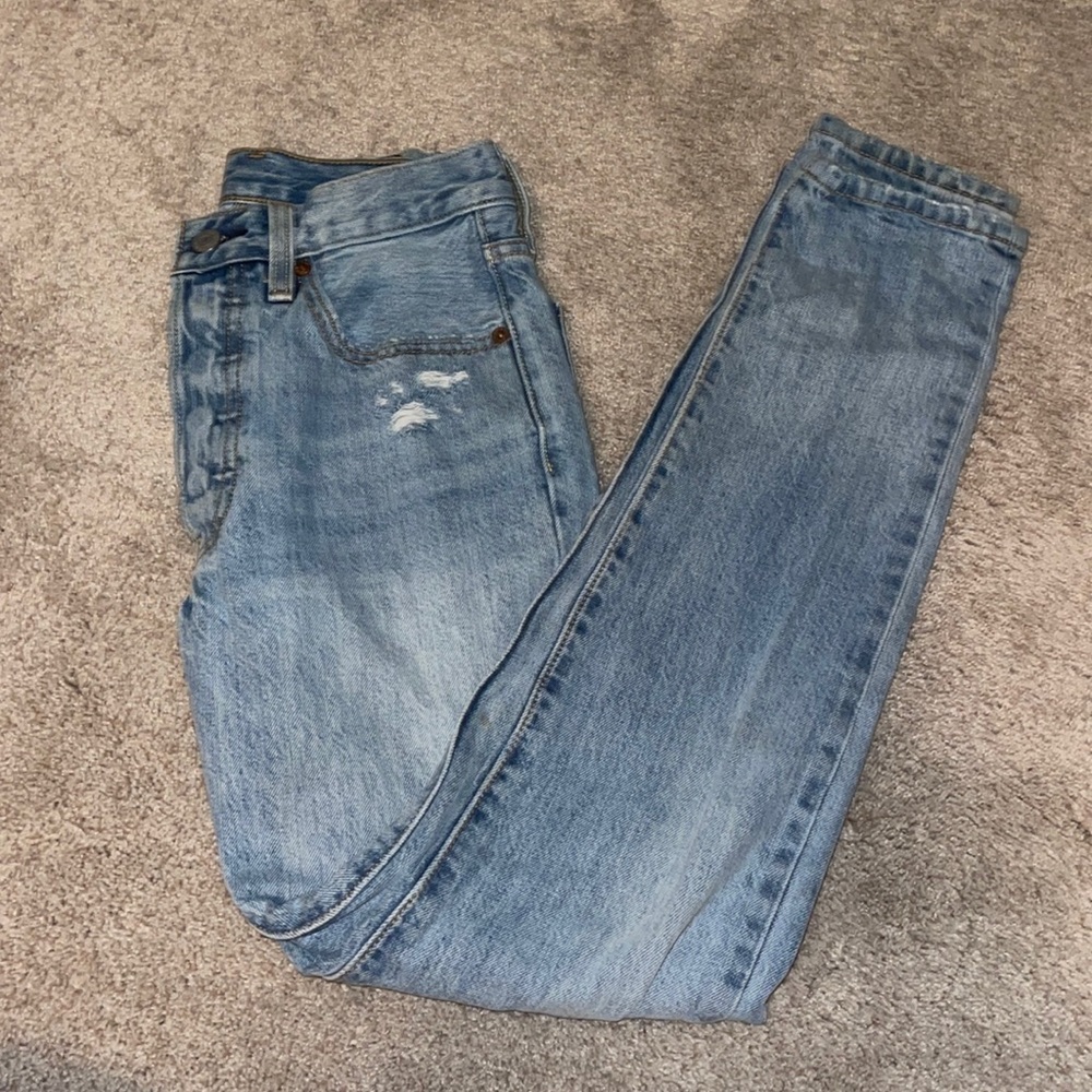 (313) Levi's 501 Blue high Waisted button fly jean